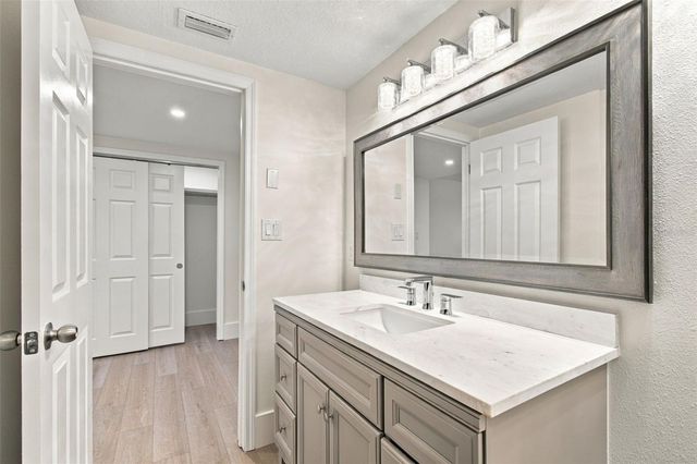 36750 US HIGHWAY 19 N 19201, Palm Harbor, FL 34684