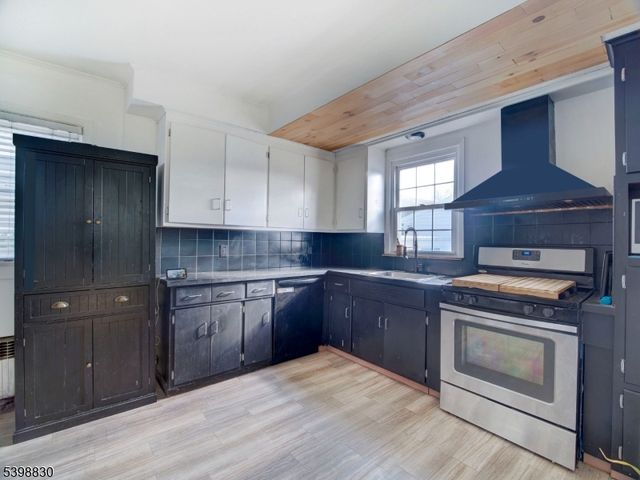 723 Kingston Ave, Kenilworth Boro, NJ 07033