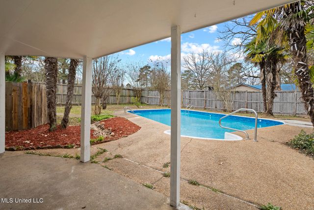 443 Tina Lane, Pearl, MS 39208