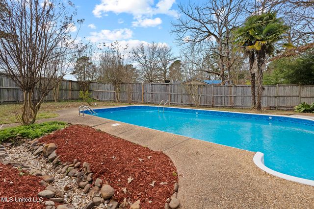 443 Tina Lane, Pearl, MS 39208