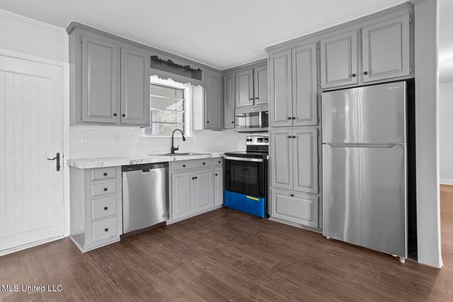 443 Tina Lane, Pearl, MS 39208