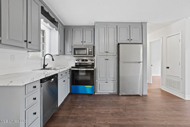 443 Tina Lane, Pearl, MS 39208