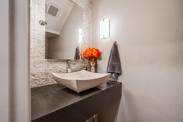 6802 Vada Drive, Dallas, TX 75214