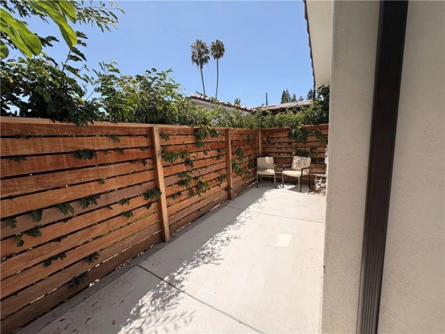 7128 McLennan Ave, Lake Balboa, CA 91406