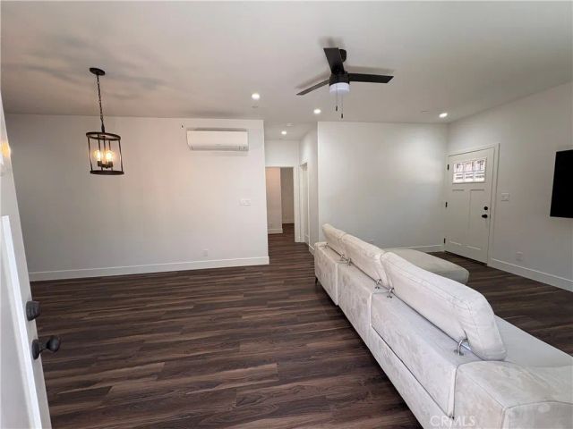 7128 McLennan Ave, Lake Balboa, CA 91406