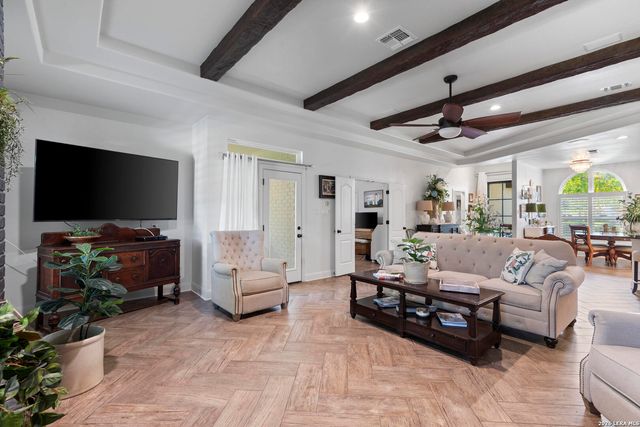 626 EVERGREEN LN, New Braunfels, TX 78130