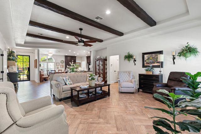 626 EVERGREEN LN, New Braunfels, TX 78130