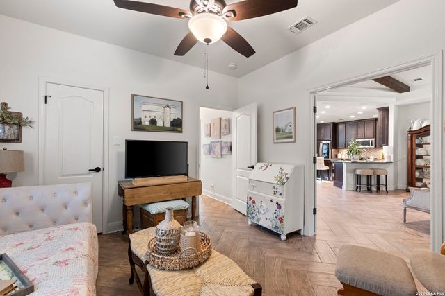 626 EVERGREEN LN, New Braunfels, TX 78130