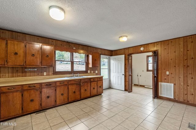 2851 Hwy 107, Chuckey, TN 37641