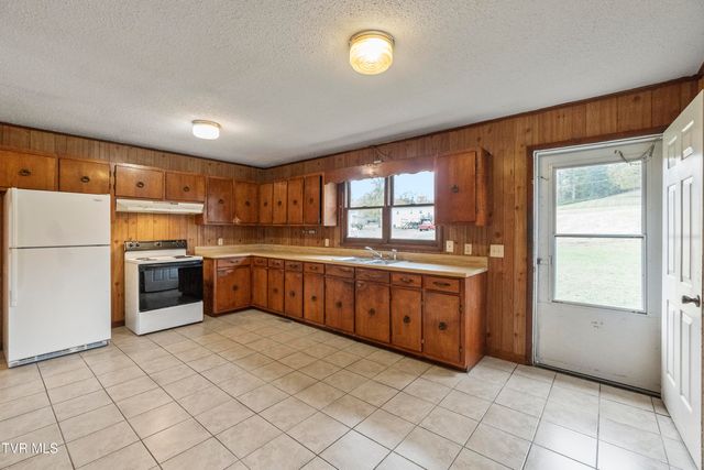 2851 Hwy 107, Chuckey, TN 37641