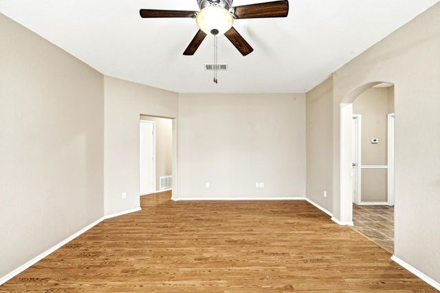 903 Gentry DR, Leander, TX 78641