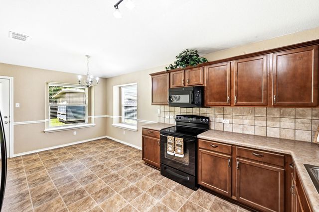 903 Gentry DR, Leander, TX 78641