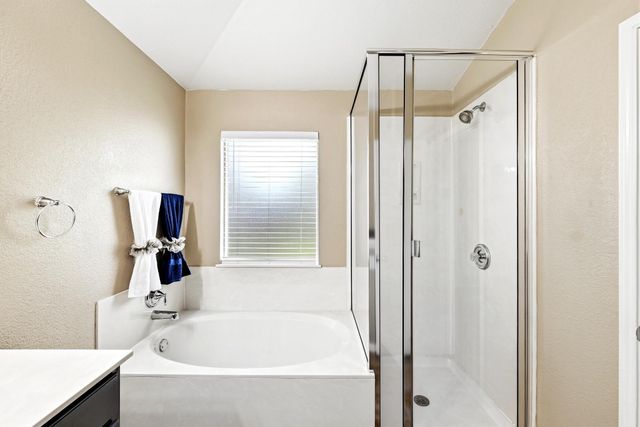 903 Gentry DR, Leander, TX 78641
