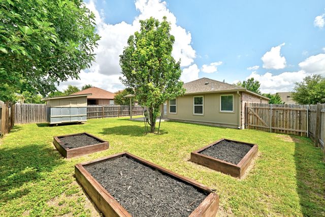 903 Gentry DR, Leander, TX 78641