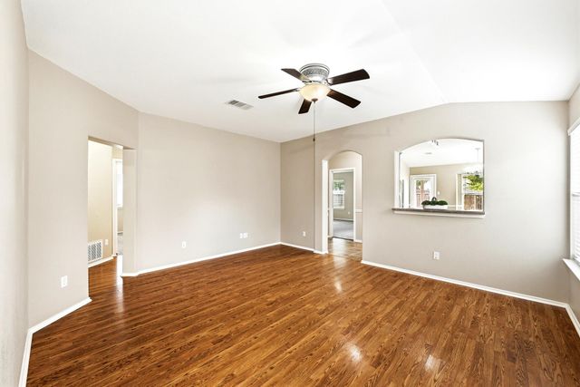 903 Gentry DR, Leander, TX 78641