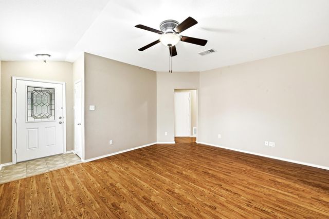 903 Gentry DR, Leander, TX 78641