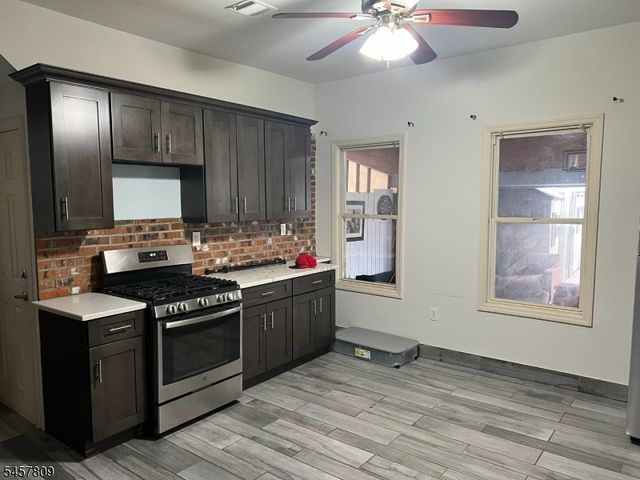 46 Read St, Newark City, NJ 07105