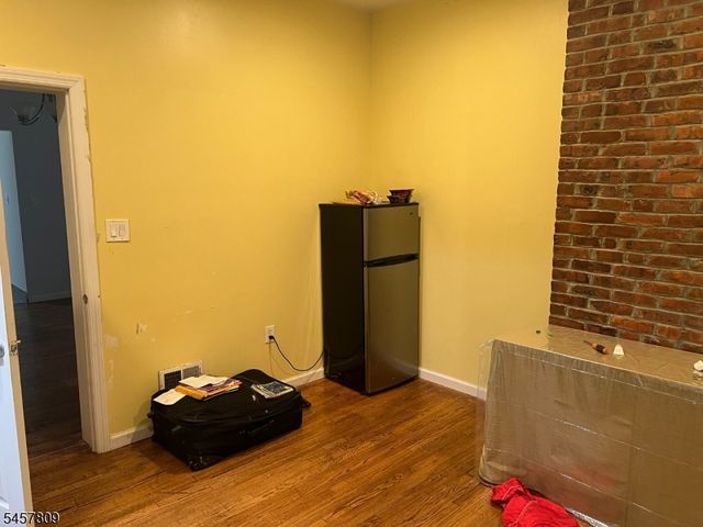 46 Read St, Newark City, NJ 07105
