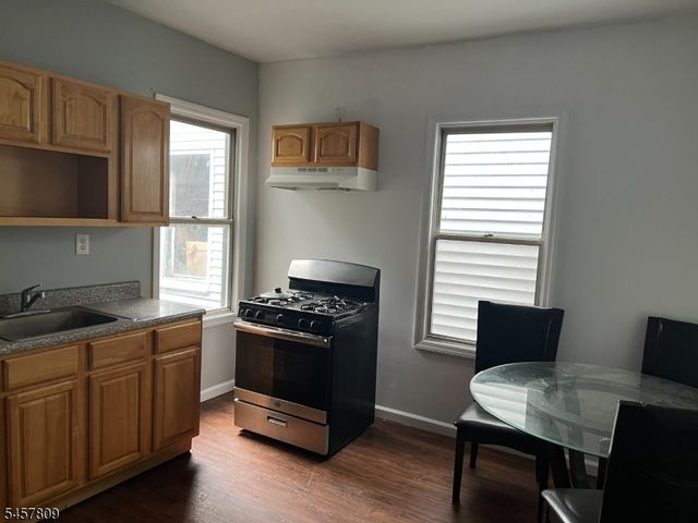 46 Read St, Newark City, NJ 07105
