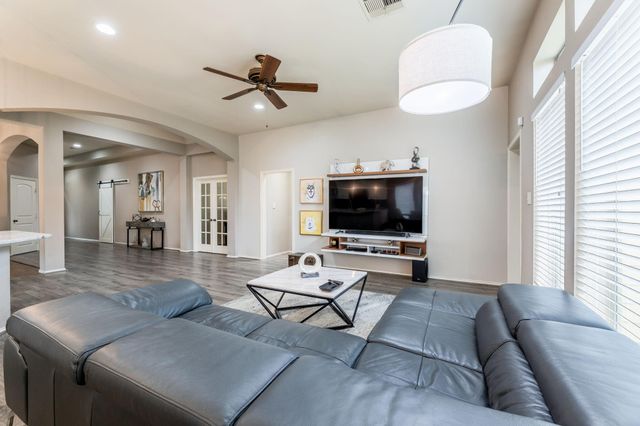 10923 Starling Dr, Richmond, TX 77406