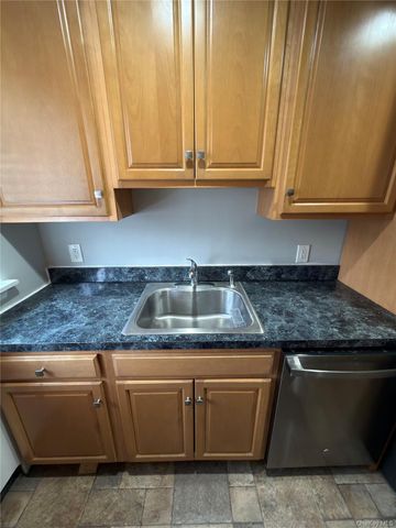 200 Atlantic Avenue 331, Lynbrook, NY 11563