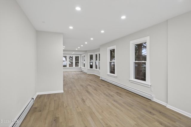 901 Bedford Road, Schenectady, NY 12308