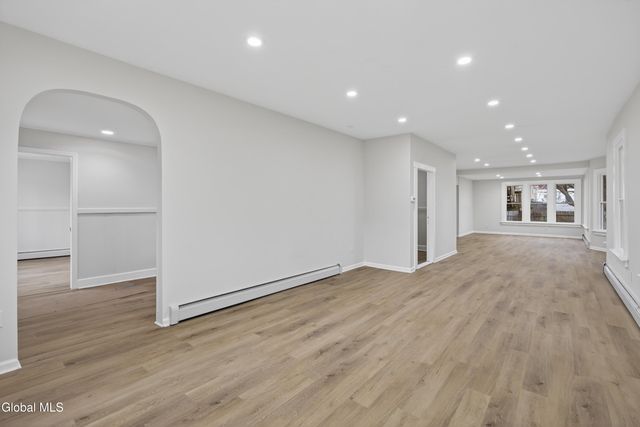 901 Bedford Road, Schenectady, NY 12308