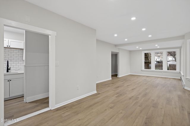 901 Bedford Road, Schenectady, NY 12308