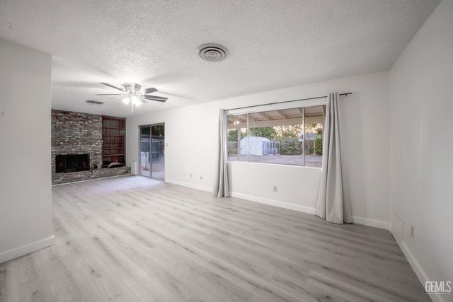 5605 Nomi Street, Bakersfield, CA 93308