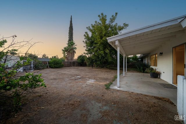 5605 Nomi Street, Bakersfield, CA 93308