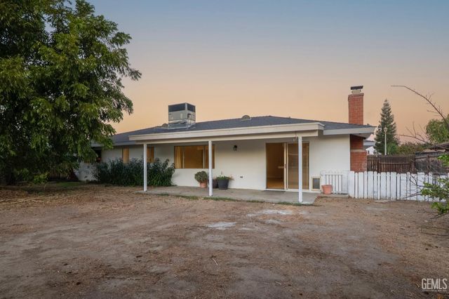 5605 Nomi Street, Bakersfield, CA 93308