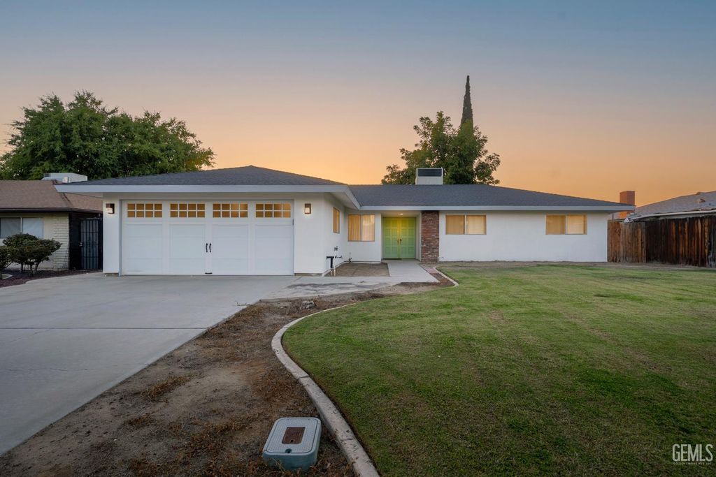 5605 Nomi Street, Bakersfield, CA 93308