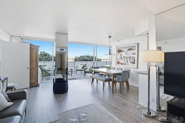 1820 Avenida Del Mundo 108, Coronado, CA 92118