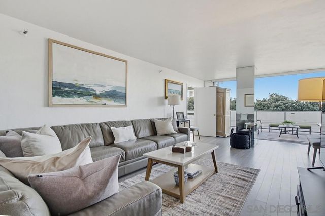 1820 Avenida Del Mundo 108, Coronado, CA 92118