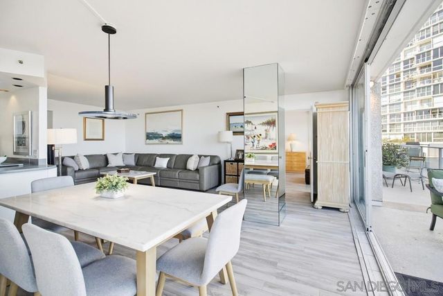 1820 Avenida Del Mundo 108, Coronado, CA 92118