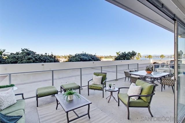 1820 Avenida Del Mundo 108, Coronado, CA 92118