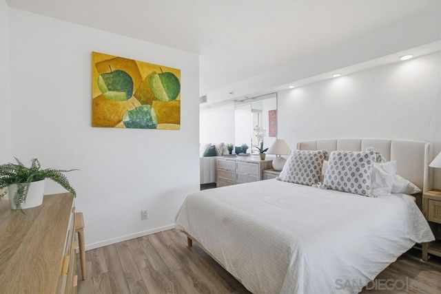 1820 Avenida Del Mundo 108, Coronado, CA 92118