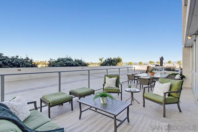 1820 Avenida Del Mundo 108, Coronado, CA 92118