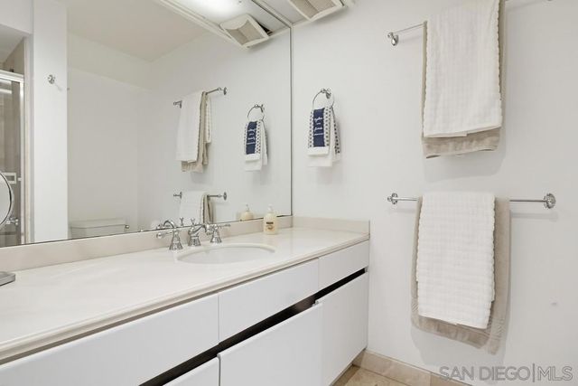 1820 Avenida Del Mundo 108, Coronado, CA 92118