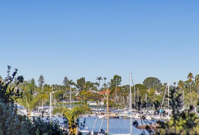 1820 Avenida Del Mundo 108, Coronado, CA 92118