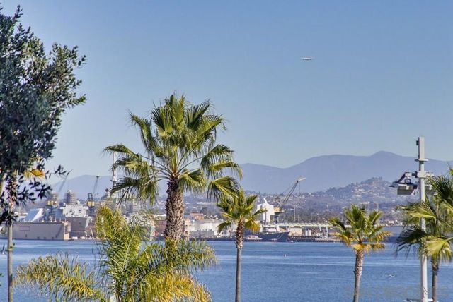 1820 Avenida Del Mundo 108, Coronado, CA 92118