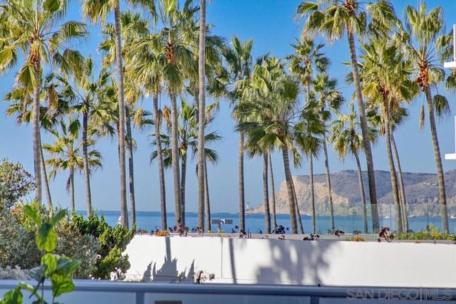 1820 Avenida Del Mundo 108, Coronado, CA 92118