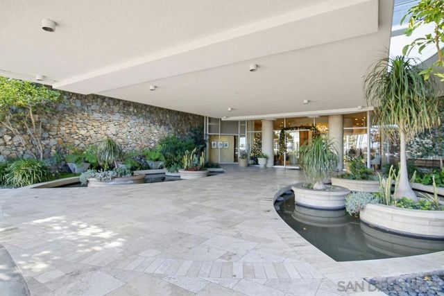 1820 Avenida Del Mundo 108, Coronado, CA 92118