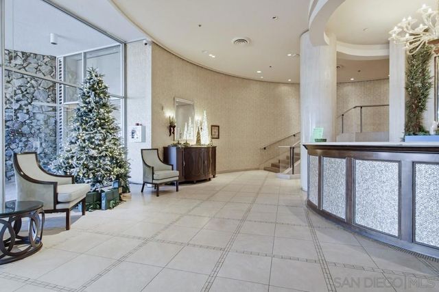 1820 Avenida Del Mundo 108, Coronado, CA 92118