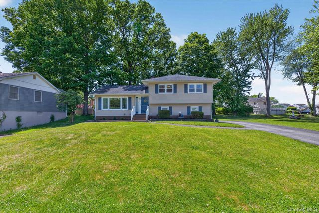 4 Saint Eve Court, Middletown, NY 10940