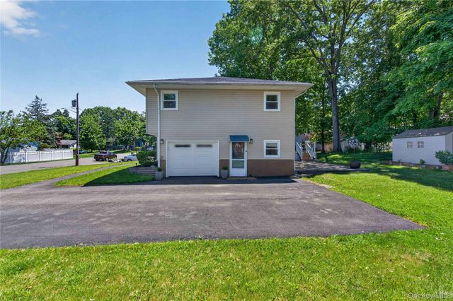 4 Saint Eve Court, Middletown, NY 10940