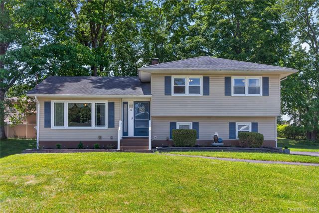 4 Saint Eve Court, Middletown, NY 10940