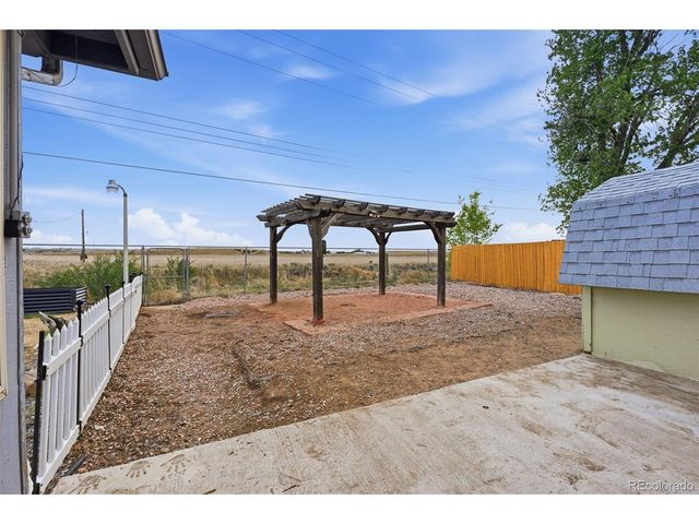 424 W Union Ave, La Salle, CO 80645