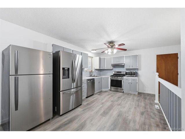 424 W Union Ave, La Salle, CO 80645