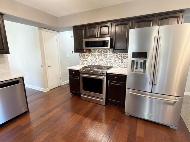 W240N4035 Swan ROAD, Pewaukee, WI 53072